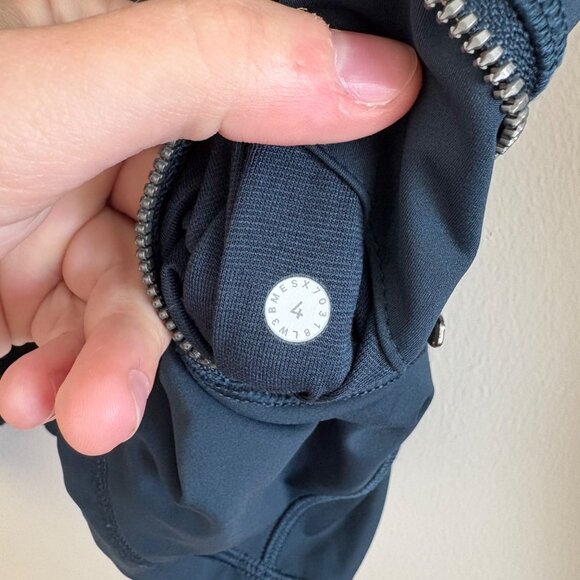 Lululemon Athletic Front Of The Pack 1/2 Zip Pullover Jacket Nocturnal Teal Sz 4 - Picture 9 of 9